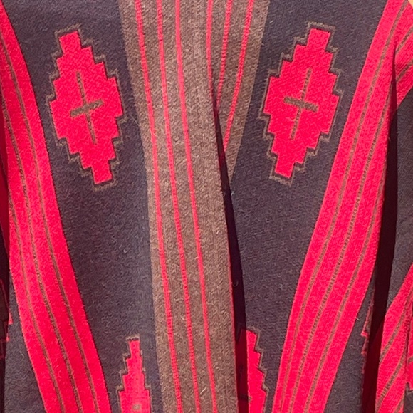 NWOT Alpaca Ruana, Navajo, Red/Black/Brown (One Size) - Picture 11 of 15